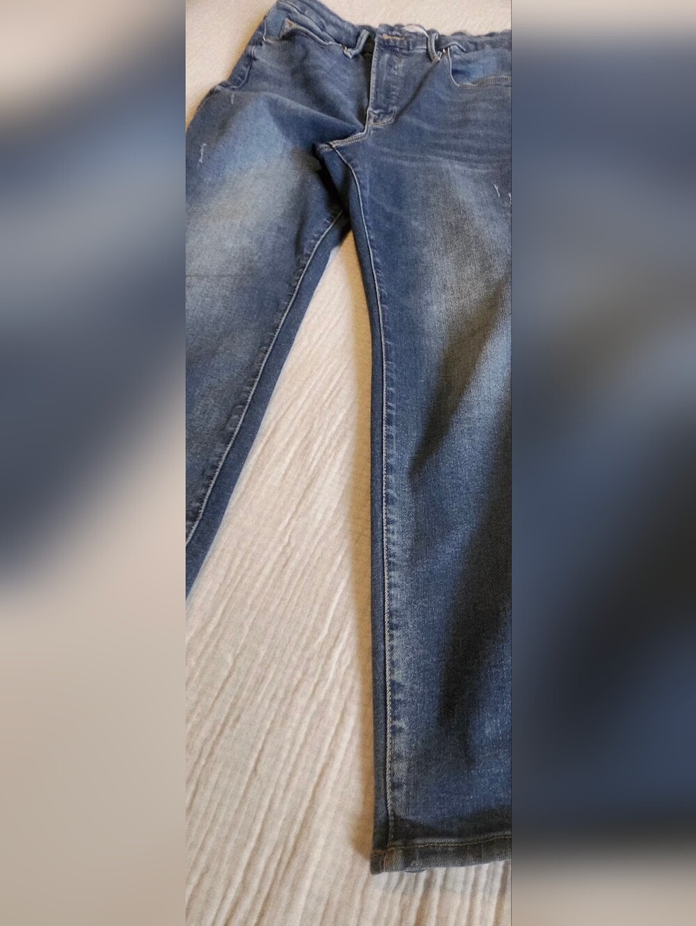 Good American Medium Blue Straight-Leg Denim Jeans